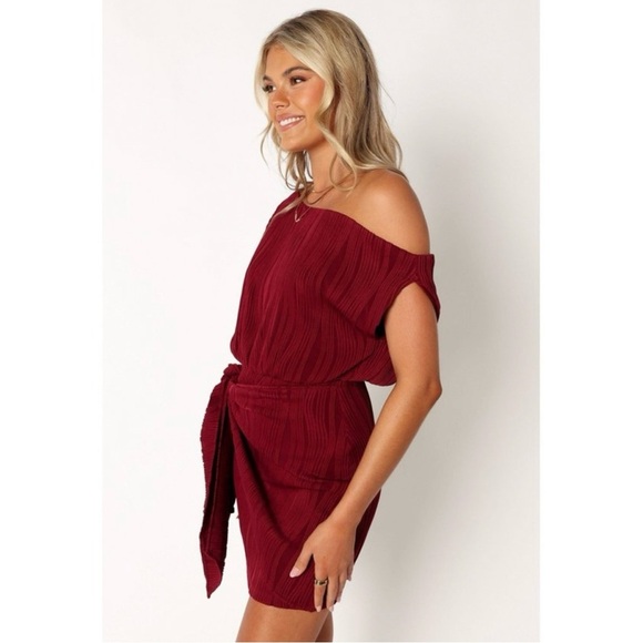 Petal + Pup Micki One Shoulder Midi Dress in Burgundy, size S, BNWT, Love Island - Picture 4 of 13